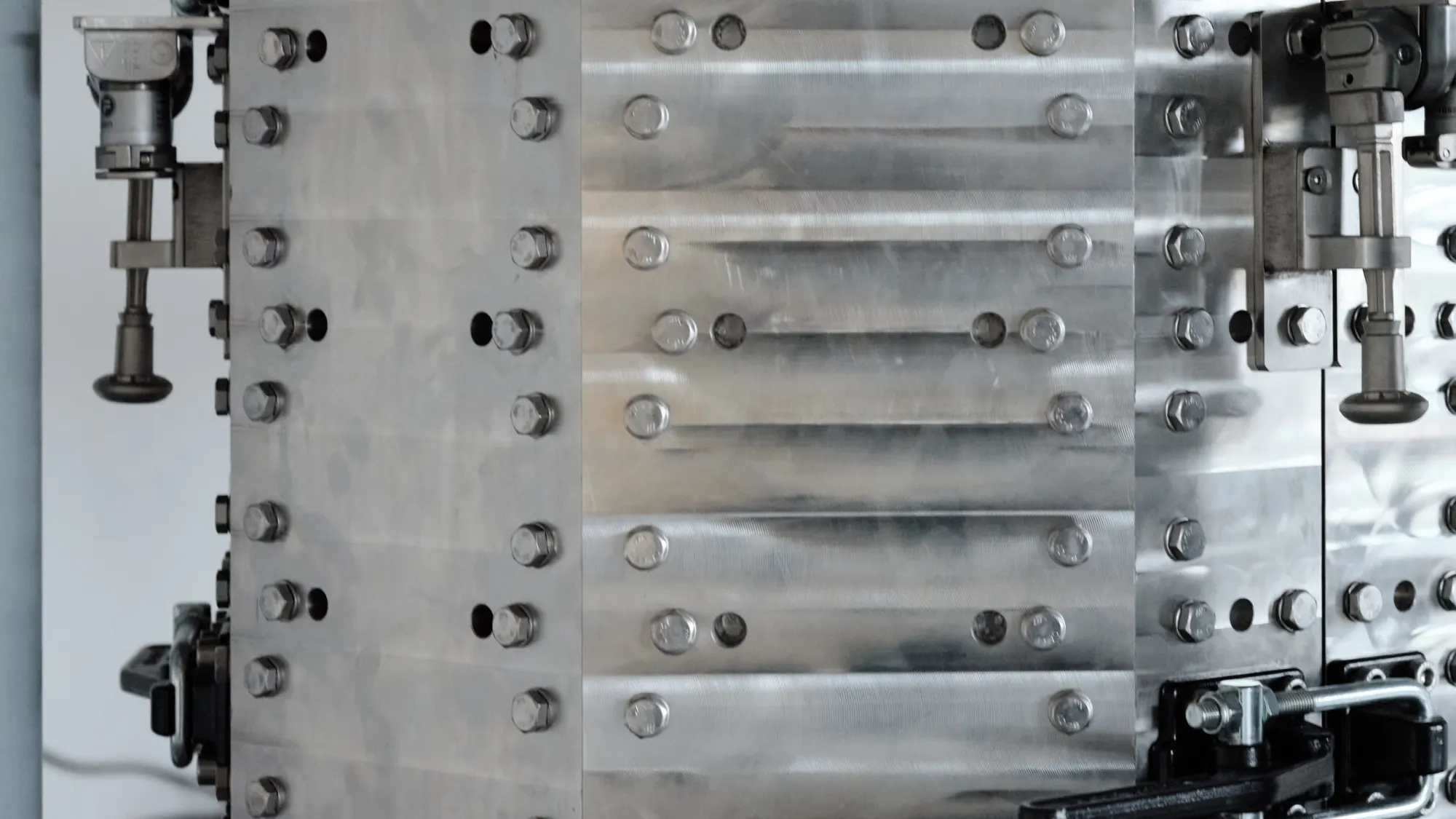 6574e0a6fab7d1312803f989_what-we-do_liberator-closeup