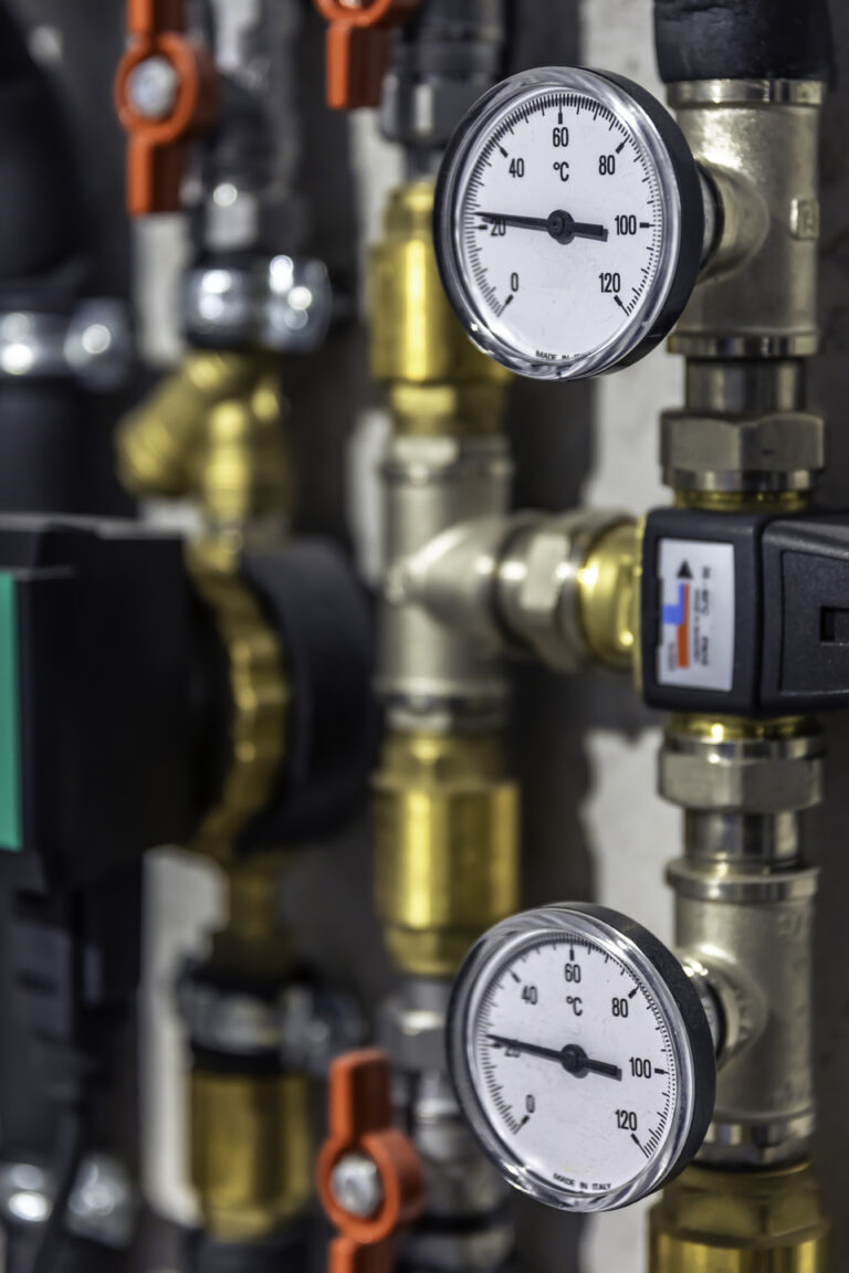 Industrial heating system. Pressure sensor on the hot water pressure reducing valve. Close-up. SSUCv3H4sIAAAAAAAACpySz26DMAzG75P2DijnIlGghe5Vqh2cxBRraVIlodNU9d2XP1Bl193wz/ZnfzGP97eqYhwcCfZRPWIUYlJqcd6CJ6MDbnYrt6gl2pLcbXdsSgBURijJG0ugSsjBi1nDFQPUi1IRP1OSOQ9+cejiLisS4PESNDJ8SeSFzzmutkRKho6QYmxXMLfwxDaUxf/VmT8+X4YvqMVPWrgwYlEhZCPnXMq+vj3aa2kNFkmmcHU3AlQs6AoloBtY+NN3syRIXwpi/JzusikJs2hv41YvM0wZcwOu4qtPYQxufAbnQrnceDFbhL/AXIs52vjkaVVlMhwnhvuuO/Rj2w/doWtPh7Y9rQX5oDMFnbTOJhRi8UWydEVxAzbt+X7qJdQ4noa6bzjWMA5NLacGheDjkU9DuMXzFwAA//8DANleQiK5AgAA